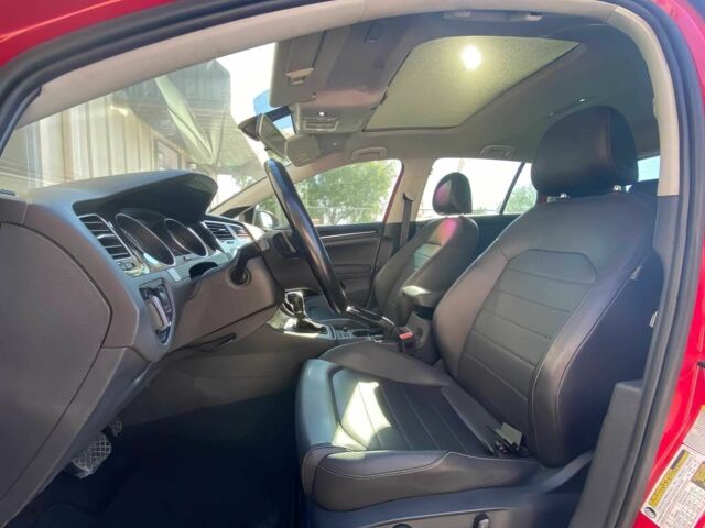 Красный Фольксваген Гольф, объемом двигателя 2 л и пробегом 80 тыс. км за 2300 $, фото 6 на Automoto.ua