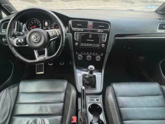 Красный Фольксваген Гольф, объемом двигателя 2 л и пробегом 89 тыс. км за 2900 $, фото 11 на Automoto.ua