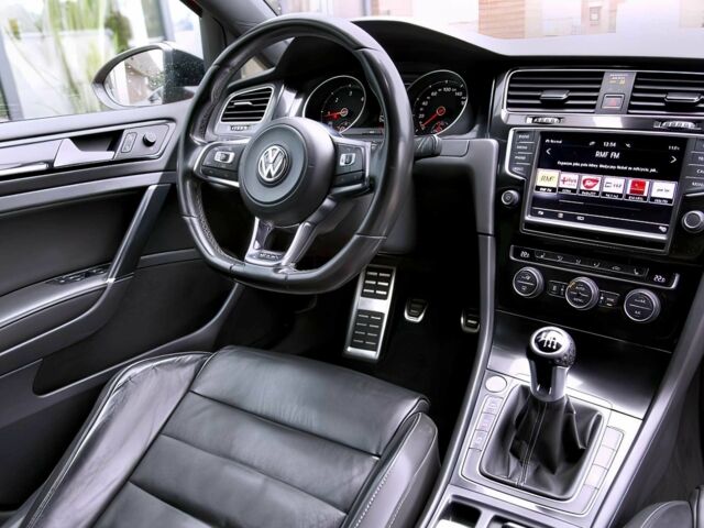 Красный Фольксваген Гольф, объемом двигателя 2 л и пробегом 77 тыс. км за 9500 $, фото 8 на Automoto.ua