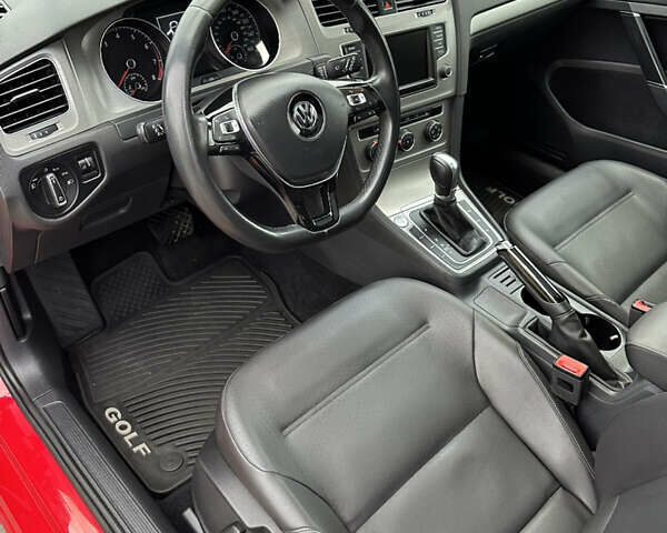 Красный Фольксваген Гольф, объемом двигателя 1.8 л и пробегом 150 тыс. км за 12500 $, фото 15 на Automoto.ua