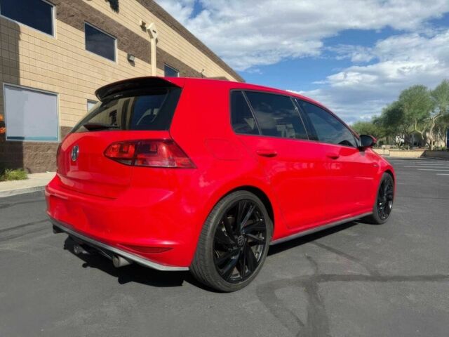 Красный Фольксваген Гольф, объемом двигателя 2 л и пробегом 71 тыс. км за 4000 $, фото 2 на Automoto.ua