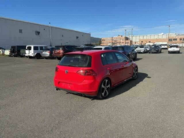 Красный Фольксваген Гольф, объемом двигателя 2 л и пробегом 71 тыс. км за 2900 $, фото 5 на Automoto.ua