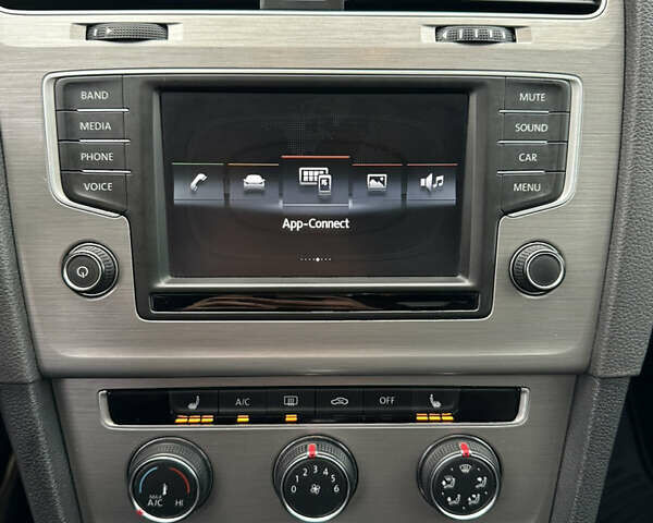 Красный Фольксваген Гольф, объемом двигателя 1.8 л и пробегом 150 тыс. км за 12500 $, фото 20 на Automoto.ua