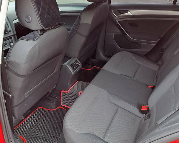 Красный Фольксваген Гольф, объемом двигателя 1.8 л и пробегом 130 тыс. км за 11700 $, фото 12 на Automoto.ua