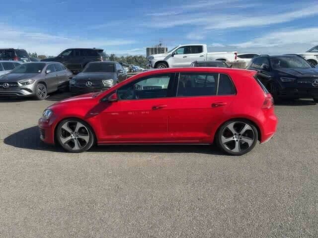 Красный Фольксваген Гольф, объемом двигателя 2 л и пробегом 71 тыс. км за 2900 $, фото 2 на Automoto.ua