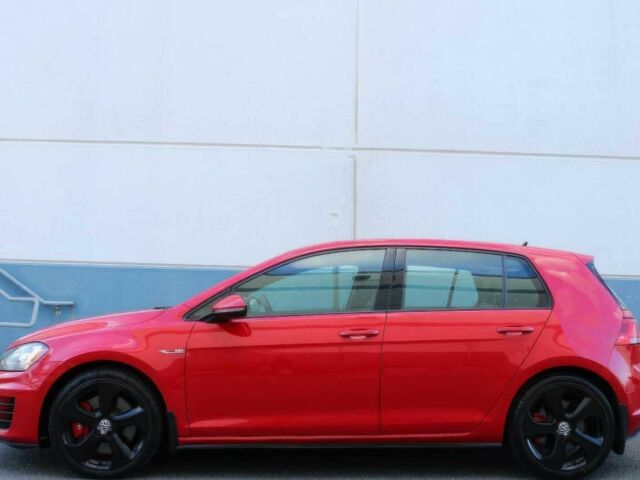 Красный Фольксваген Гольф, объемом двигателя 2 л и пробегом 71 тыс. км за 6500 $, фото 5 на Automoto.ua