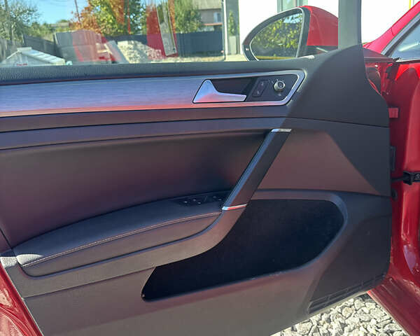 Красный Фольксваген Гольф, объемом двигателя 1.8 л и пробегом 136 тыс. км за 10900 $, фото 10 на Automoto.ua