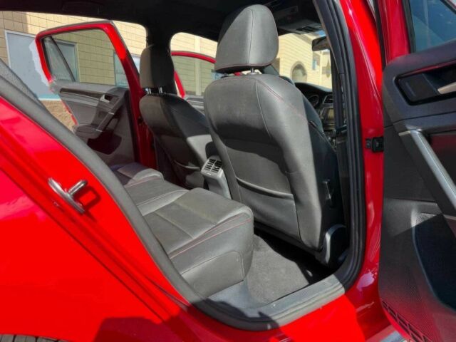 Красный Фольксваген Гольф, объемом двигателя 2 л и пробегом 71 тыс. км за 4000 $, фото 8 на Automoto.ua