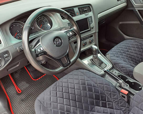 Красный Фольксваген Гольф, объемом двигателя 1.8 л и пробегом 130 тыс. км за 11700 $, фото 10 на Automoto.ua