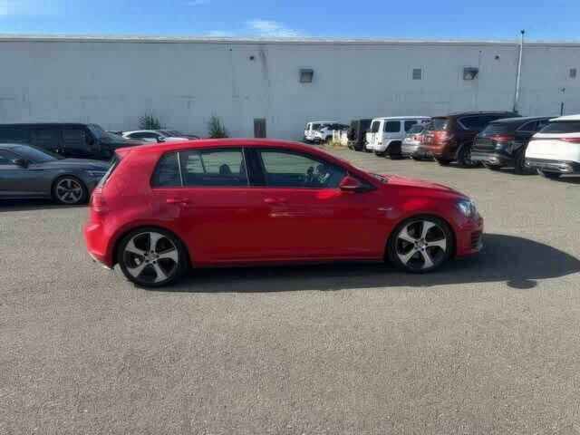 Красный Фольксваген Гольф, объемом двигателя 2 л и пробегом 71 тыс. км за 2900 $, фото 6 на Automoto.ua