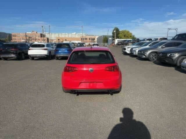 Красный Фольксваген Гольф, объемом двигателя 2 л и пробегом 71 тыс. км за 2900 $, фото 4 на Automoto.ua