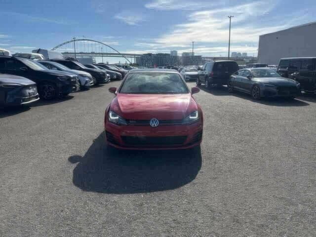 Красный Фольксваген Гольф, объемом двигателя 2 л и пробегом 71 тыс. км за 2900 $, фото 1 на Automoto.ua