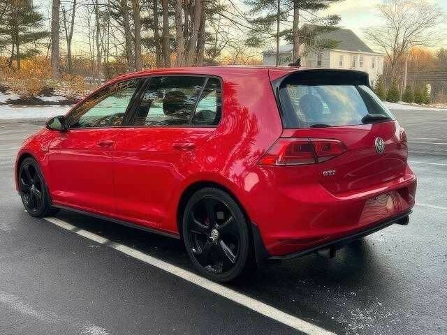 Красный Фольксваген Гольф, объемом двигателя 2 л и пробегом 89 тыс. км за 2900 $, фото 4 на Automoto.ua