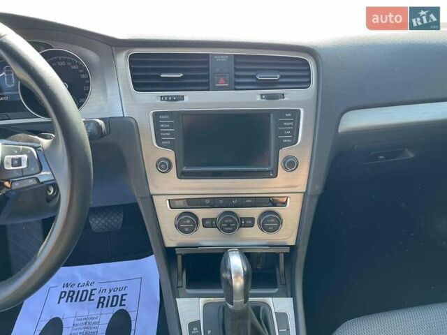 Красный Фольксваген Гольф, объемом двигателя 1.4 л и пробегом 161 тыс. км за 13300 $, фото 21 на Automoto.ua