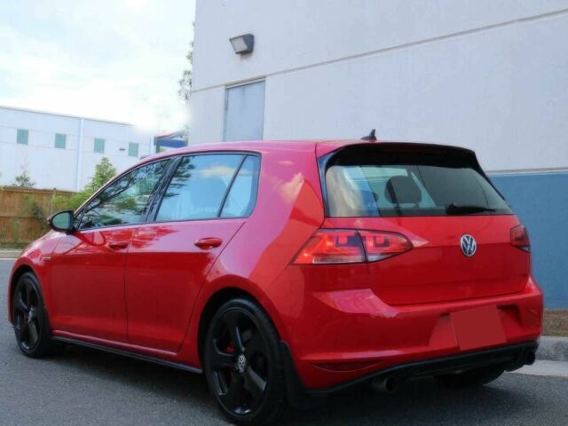 Красный Фольксваген Гольф, объемом двигателя 2 л и пробегом 71 тыс. км за 6500 $, фото 4 на Automoto.ua