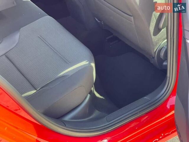 Красный Фольксваген Гольф, объемом двигателя 1.4 л и пробегом 161 тыс. км за 13300 $, фото 31 на Automoto.ua