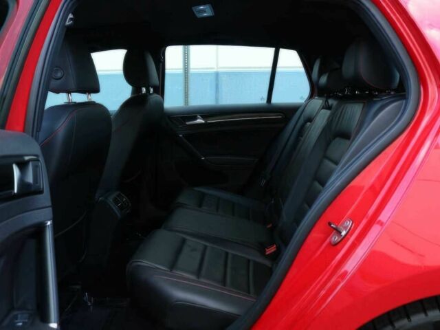 Красный Фольксваген Гольф, объемом двигателя 2 л и пробегом 71 тыс. км за 6500 $, фото 8 на Automoto.ua