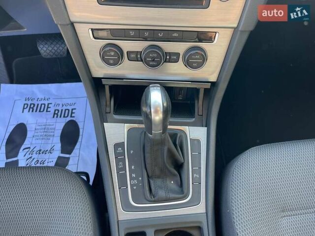 Красный Фольксваген Гольф, объемом двигателя 1.4 л и пробегом 161 тыс. км за 13300 $, фото 24 на Automoto.ua