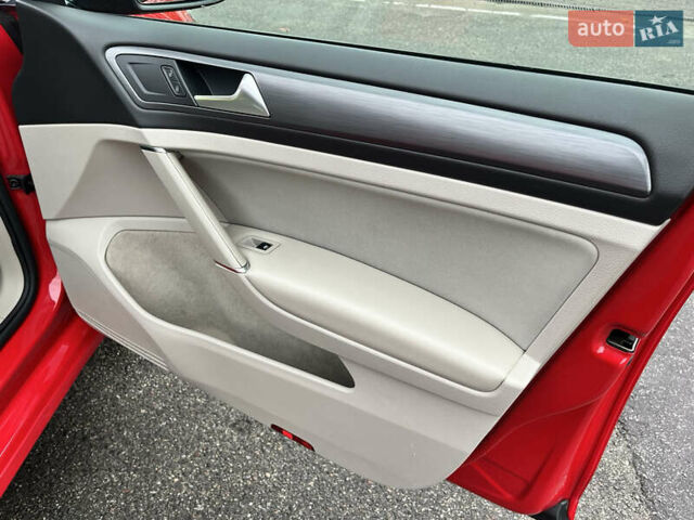 Красный Фольксваген Гольф, объемом двигателя 1.8 л и пробегом 90 тыс. км за 13800 $, фото 41 на Automoto.ua