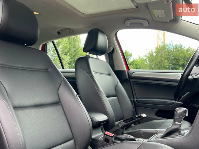 Красный Фольксваген Гольф, объемом двигателя 1.8 л и пробегом 138 тыс. км за 12650 $, фото 17 на Automoto.ua