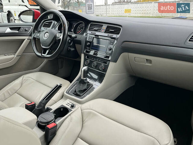 Красный Фольксваген Гольф, объемом двигателя 1.8 л и пробегом 90 тыс. км за 13800 $, фото 40 на Automoto.ua