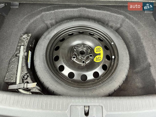 Красный Фольксваген Гольф, объемом двигателя 1.8 л и пробегом 92 тыс. км за 14400 $, фото 47 на Automoto.ua