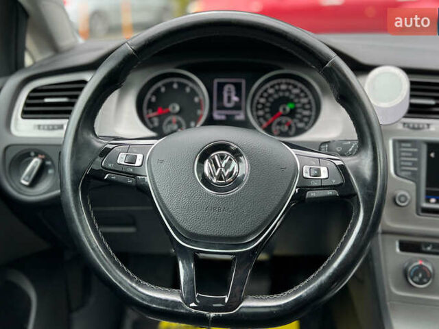 Красный Фольксваген Гольф, объемом двигателя 1.8 л и пробегом 138 тыс. км за 12650 $, фото 9 на Automoto.ua