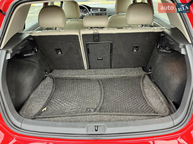 Красный Фольксваген Гольф, объемом двигателя 1.8 л и пробегом 90 тыс. км за 13800 $, фото 46 на Automoto.ua