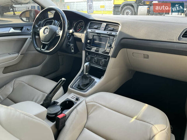 Красный Фольксваген Гольф, объемом двигателя 1.8 л и пробегом 92 тыс. км за 14000 $, фото 53 на Automoto.ua