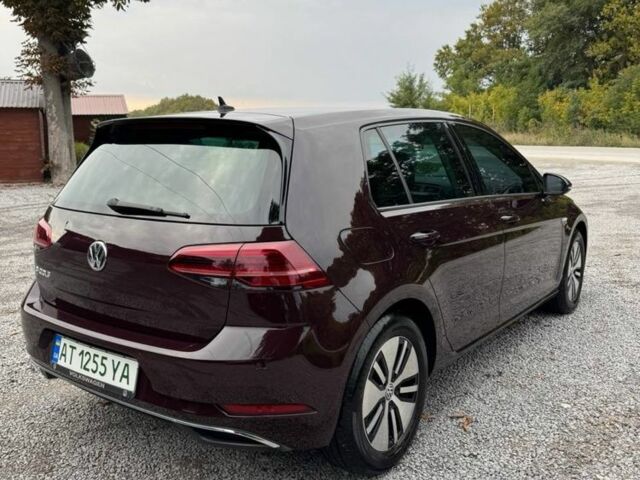 Красный Фольксваген Гольф, объемом двигателя 0 л и пробегом 133 тыс. км за 12000 $, фото 2 на Automoto.ua