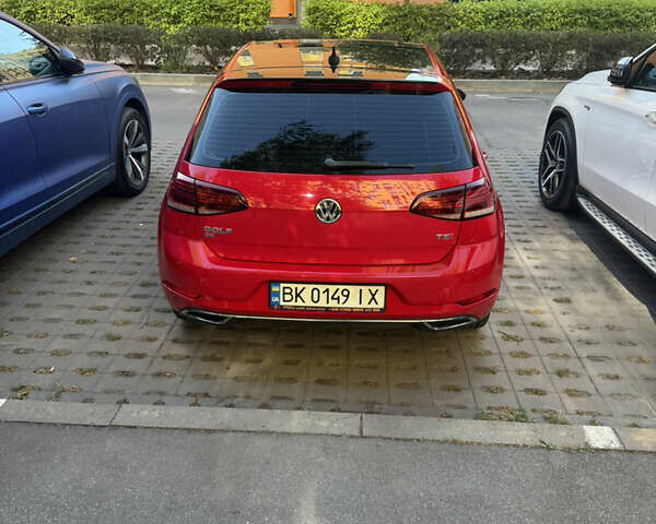 Красный Фольксваген Гольф, объемом двигателя 1.8 л и пробегом 80 тыс. км за 14900 $, фото 6 на Automoto.ua