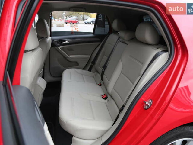 Красный Фольксваген Гольф, объемом двигателя 1.8 л и пробегом 79 тыс. км за 16500 $, фото 9 на Automoto.ua