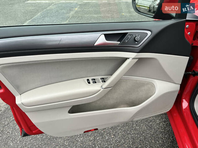 Красный Фольксваген Гольф, объемом двигателя 1.8 л и пробегом 90 тыс. км за 13800 $, фото 34 на Automoto.ua