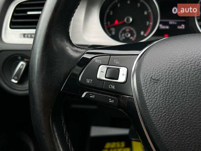 Красный Фольксваген Гольф, объемом двигателя 1.8 л и пробегом 138 тыс. км за 12650 $, фото 10 на Automoto.ua