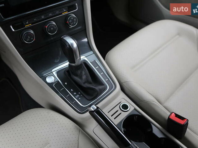 Красный Фольксваген Гольф, объемом двигателя 1.8 л и пробегом 79 тыс. км за 16500 $, фото 20 на Automoto.ua