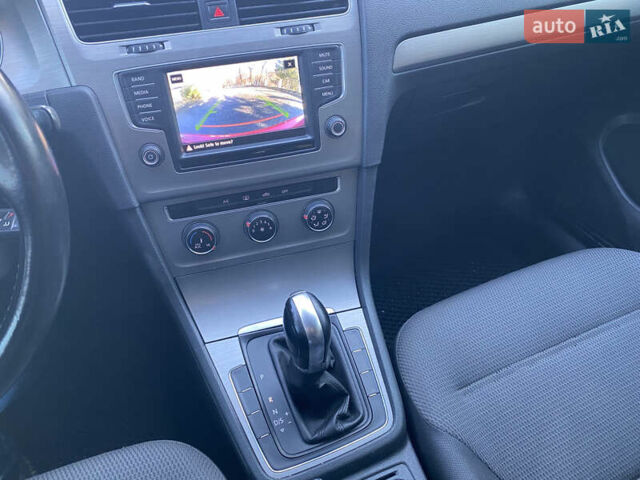 Красный Фольксваген Гольф, объемом двигателя 1.8 л и пробегом 180 тыс. км за 12500 $, фото 27 на Automoto.ua