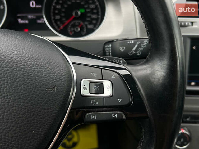 Красный Фольксваген Гольф, объемом двигателя 1.8 л и пробегом 138 тыс. км за 12650 $, фото 11 на Automoto.ua