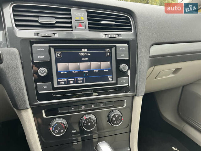 Красный Фольксваген Гольф, объемом двигателя 1.8 л и пробегом 90 тыс. км за 13800 $, фото 29 на Automoto.ua