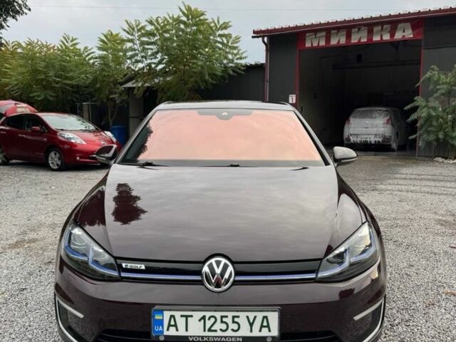 Красный Фольксваген Гольф, объемом двигателя 0 л и пробегом 133 тыс. км за 12000 $, фото 1 на Automoto.ua