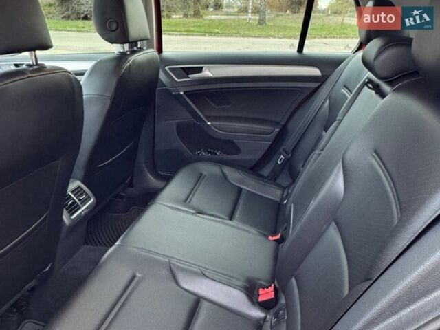 Красный Фольксваген Гольф, объемом двигателя 1.8 л и пробегом 43 тыс. км за 14500 $, фото 16 на Automoto.ua