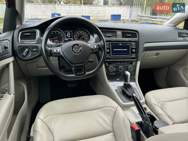 Красный Фольксваген Гольф, объемом двигателя 1.8 л и пробегом 90 тыс. км за 13800 $, фото 36 на Automoto.ua