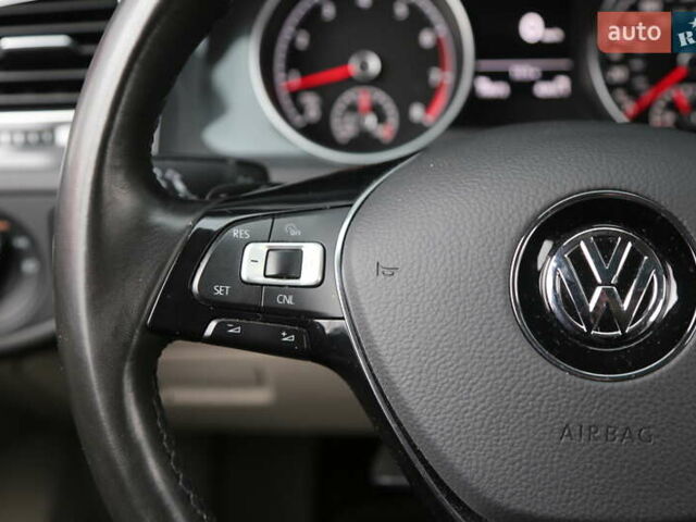 Красный Фольксваген Гольф, объемом двигателя 1.8 л и пробегом 79 тыс. км за 16500 $, фото 17 на Automoto.ua