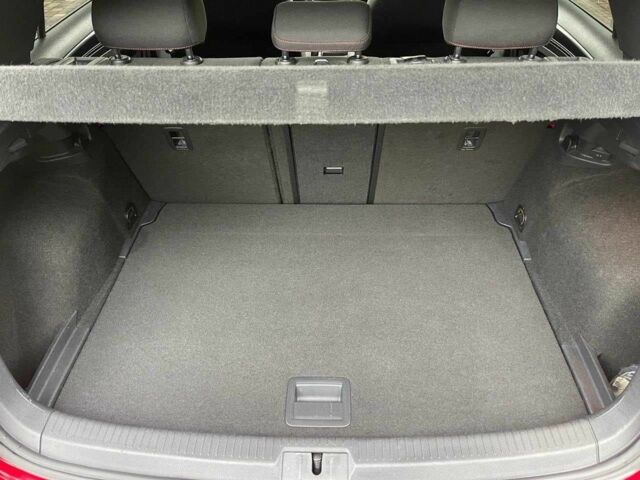 Червоний Фольксваген Гольф, об'ємом двигуна 2 л та пробігом 160 тис. км за 13999 $, фото 8 на Automoto.ua