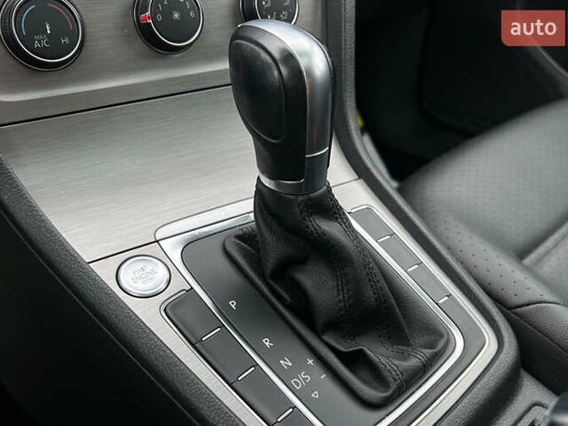 Красный Фольксваген Гольф, объемом двигателя 1.8 л и пробегом 138 тыс. км за 12650 $, фото 16 на Automoto.ua