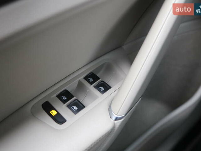 Красный Фольксваген Гольф, объемом двигателя 1.8 л и пробегом 79 тыс. км за 16500 $, фото 22 на Automoto.ua