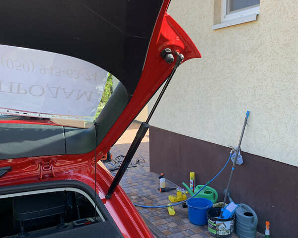 Красный Фольксваген Гольф, объемом двигателя 1.6 л и пробегом 191 тыс. км за 16700 $, фото 12 на Automoto.ua