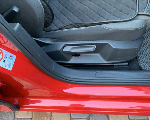 Красный Фольксваген Гольф, объемом двигателя 1.6 л и пробегом 191 тыс. км за 16700 $, фото 20 на Automoto.ua