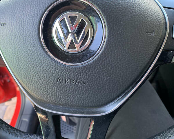 Красный Фольксваген Гольф, объемом двигателя 1.6 л и пробегом 191 тыс. км за 16700 $, фото 31 на Automoto.ua