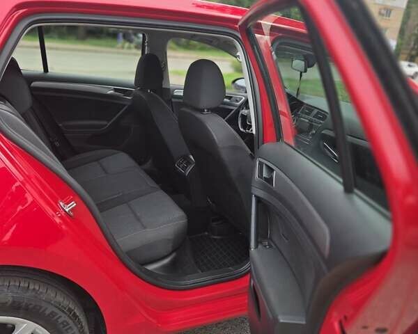 Червоний Фольксваген Гольф, об'ємом двигуна 1.4 л та пробігом 153 тис. км за 14300 $, фото 2 на Automoto.ua