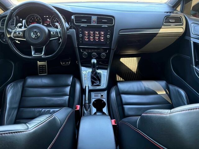 Червоний Фольксваген Гольф, об'ємом двигуна 2 л та пробігом 37 тис. км за 13000 $, фото 7 на Automoto.ua